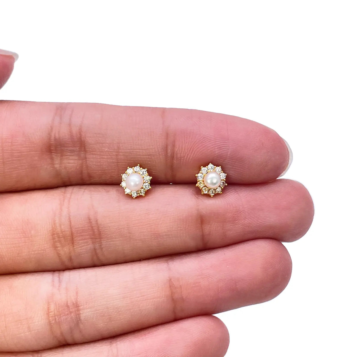 22ct Yellow Gold Round Freshwater Pearl Halo Pendant and Round Earrings Set 