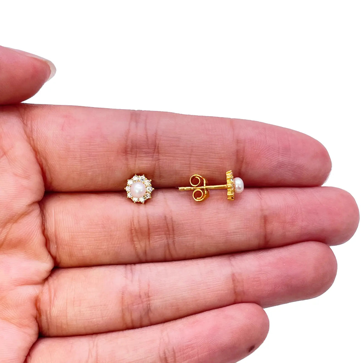 22ct Yellow Gold Round Freshwater Pearl Halo Pendant and Round Earrings Set 