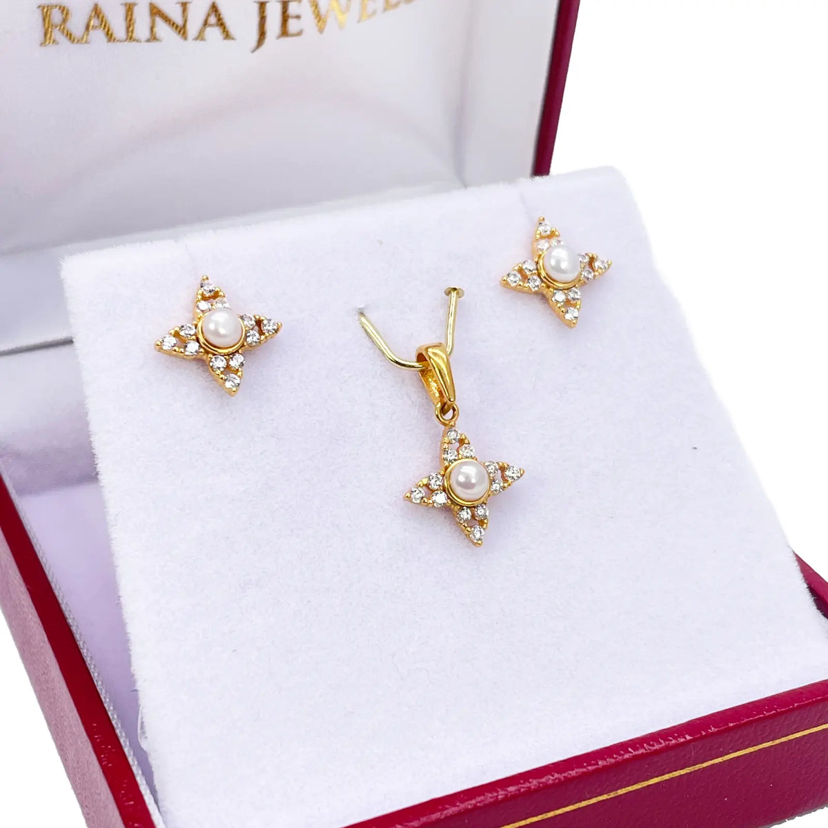 22ct Yellow Gold Round Freshwater Pearl Star Pendant and Star Earrings Set 