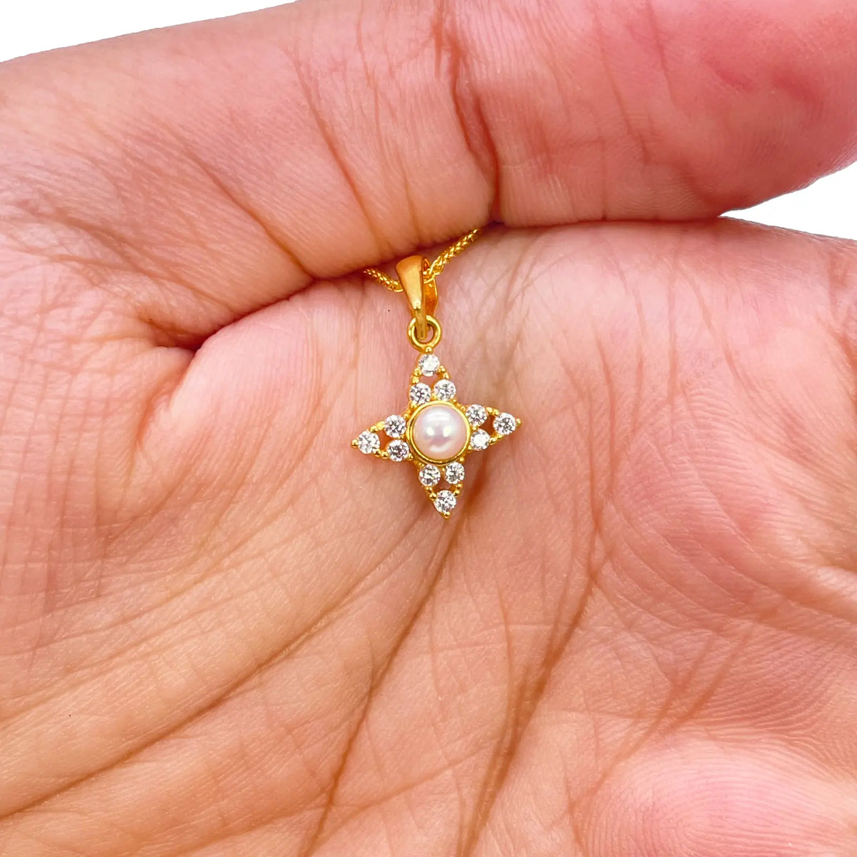 22ct Yellow Gold Round Freshwater Pearl Star Pendant and Star Earrings Set 