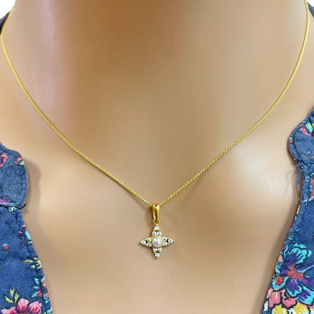 22ct Yellow Gold Round Freshwater Pearl Star Pendant and Star Earrings Set 