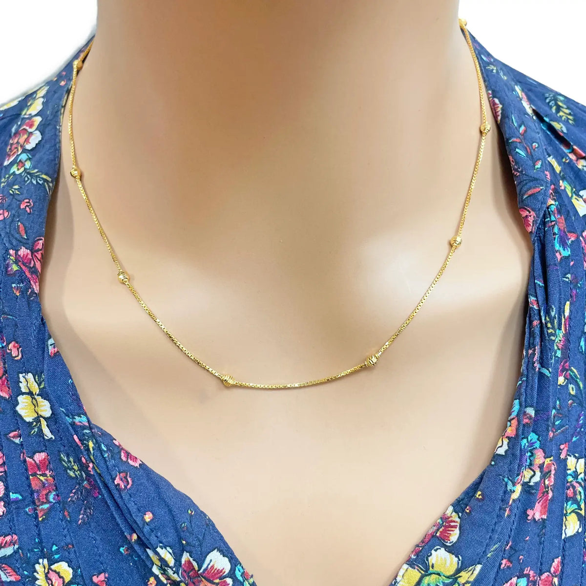 22ct Yellow Gold Shiny Diamond Cut Ball Eight Beaded Necklace Chain 18.5 Inches 
