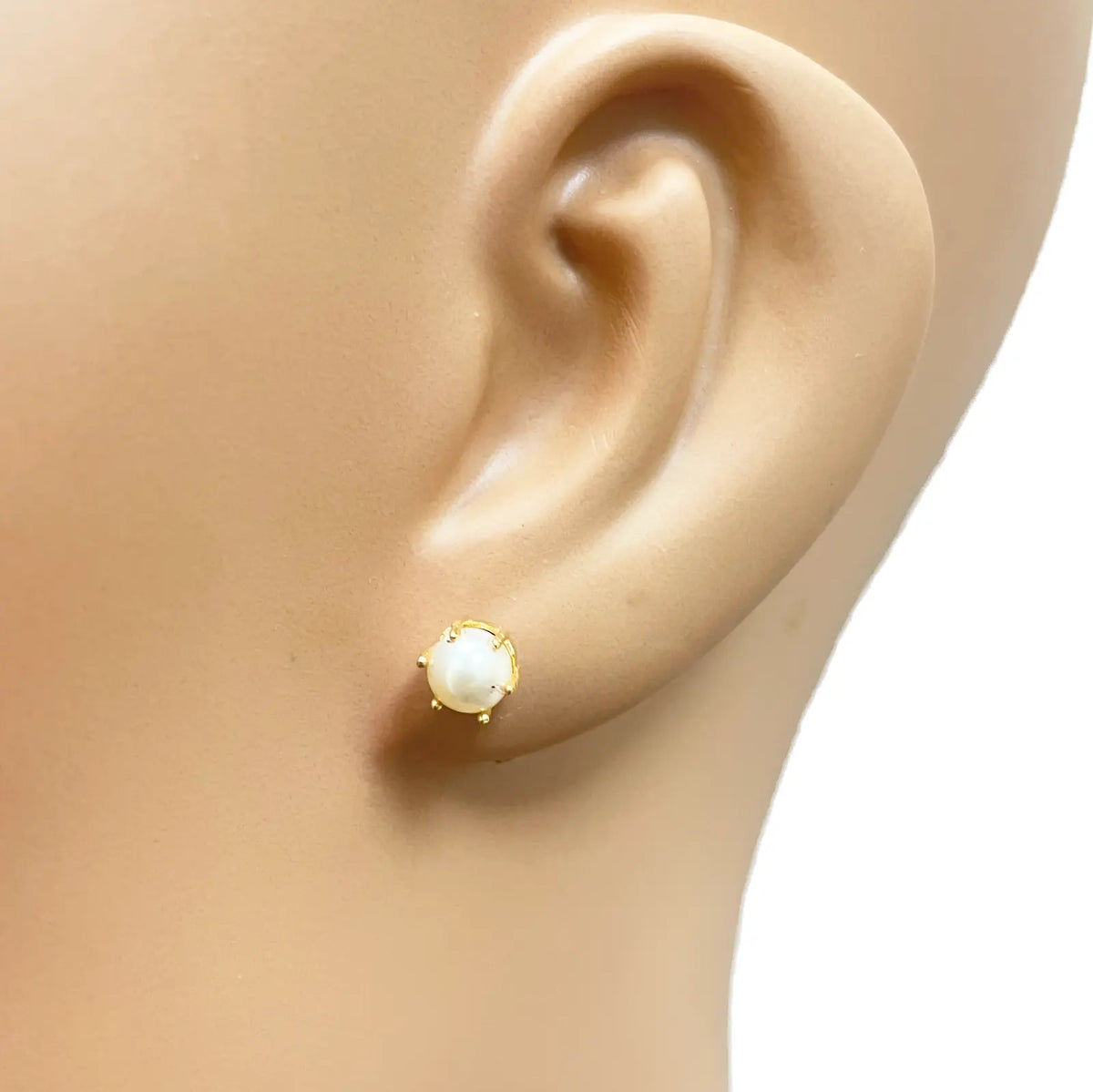 22ct Yellow Gold Six Claw Elegant Round Pearl Stud Earrings 5.5mm 