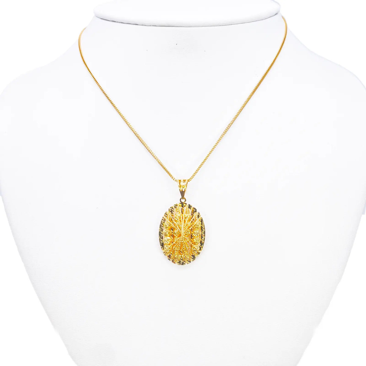 22ct Yellow Gold Sparkly Diamond Cut Mesh Beaded Oval Pendant 38mm Length 