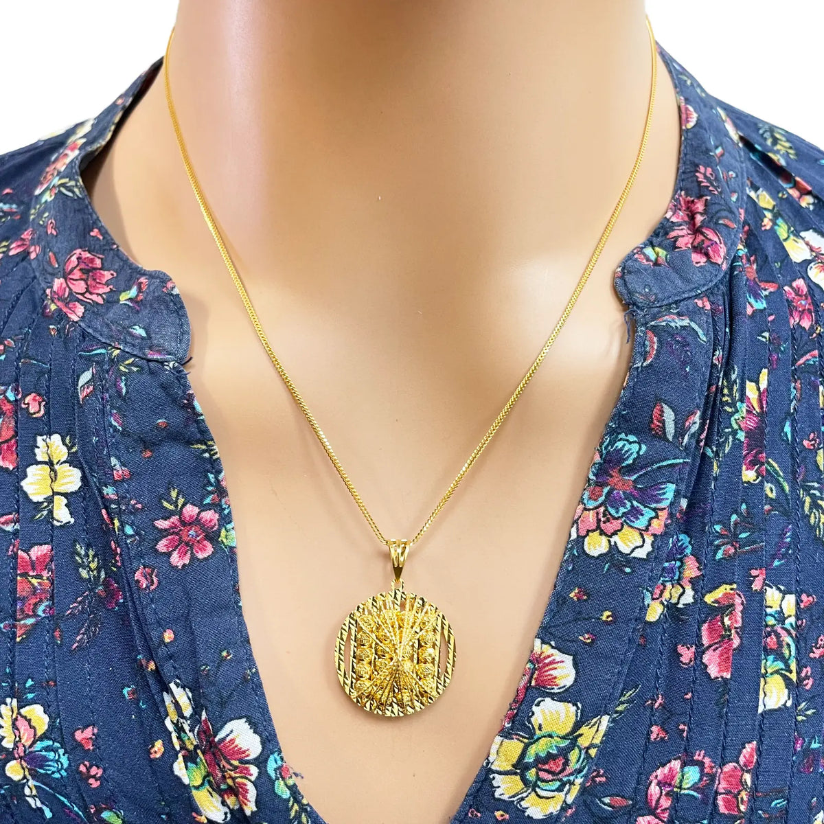 22ct Yellow Gold Sparkly Diamond Cut Mesh Beaded Round Pendant 30mm Length 