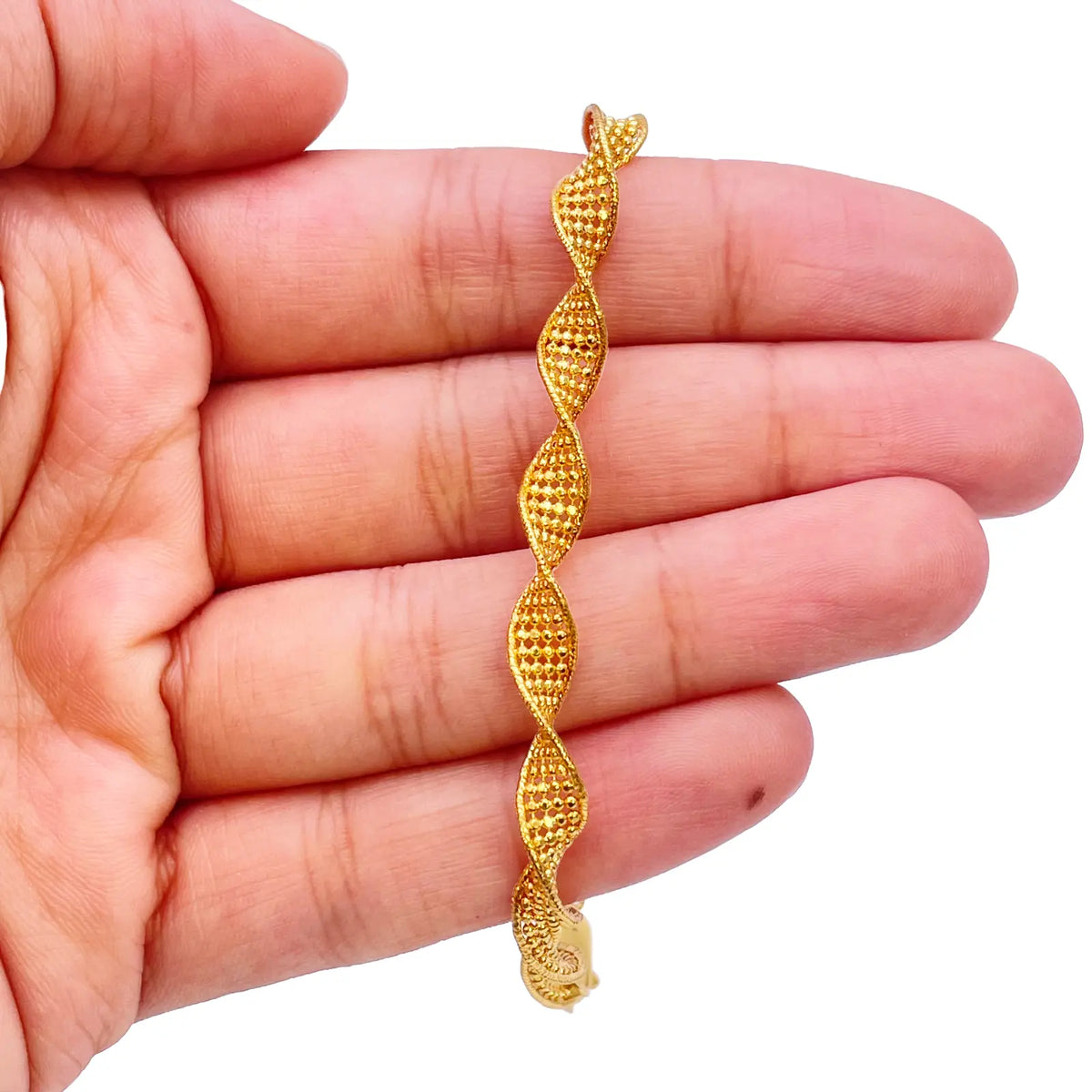 22ct Yellow Gold Twisted Mesh Bracelet 7 inches 5.2mm width 
