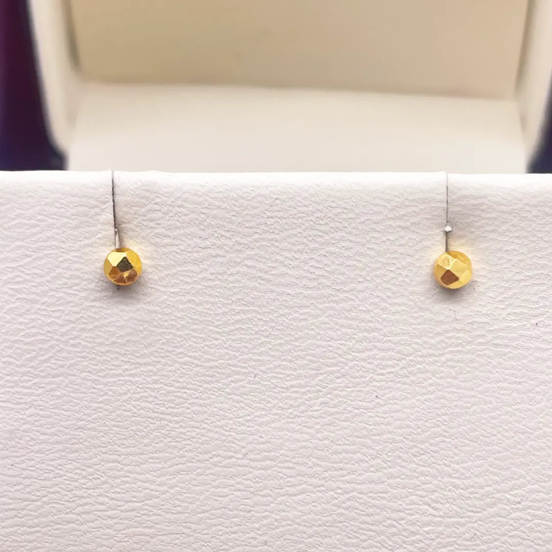 22ct Yellow Plain Gold Baby Stud earrings claw set Child Friendly 2.8 MM  Earrings