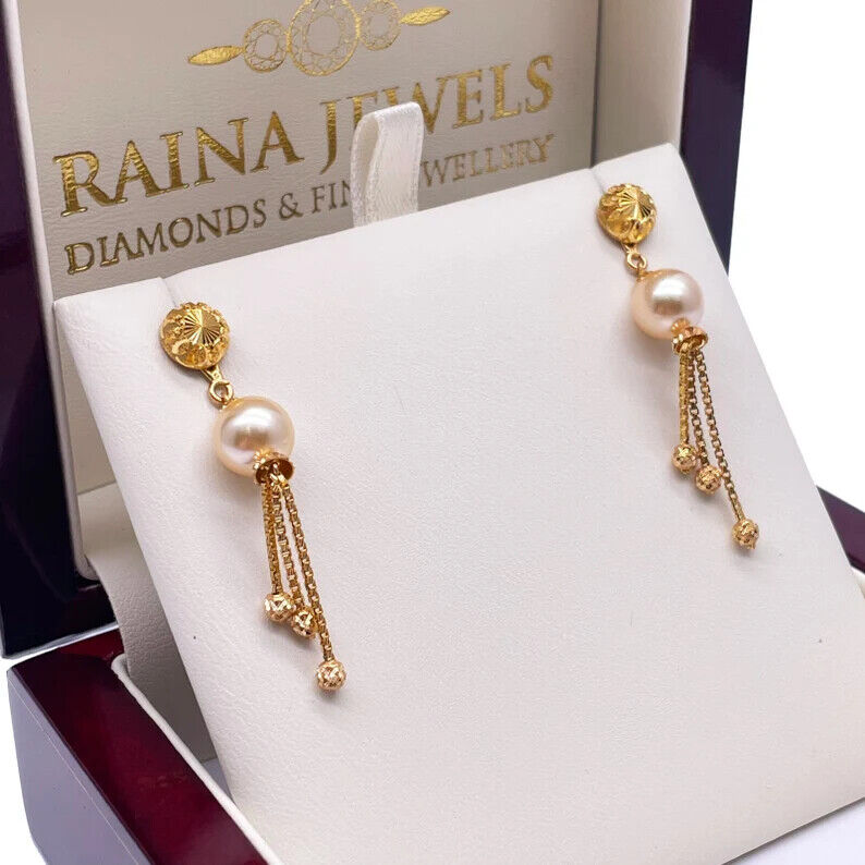 Halsketten- und Ohrring-Set aus 22 Karat Gelbgold mit Perlen und Diamantschliff-Kugeln in Lagenoptik