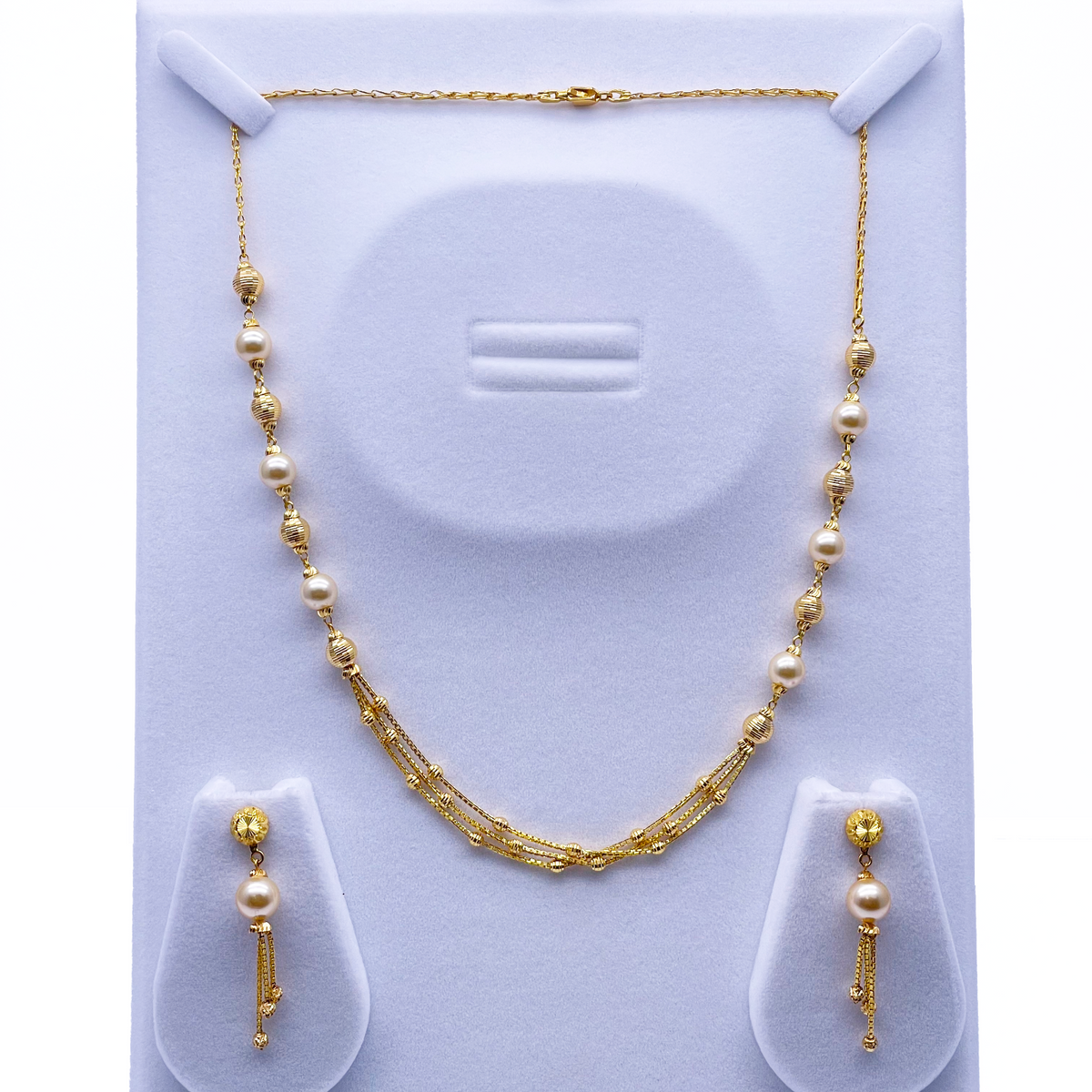 Halsketten- und Ohrring-Set aus 22 Karat Gelbgold mit Perlen und Diamantschliff-Kugeln in Lagenoptik