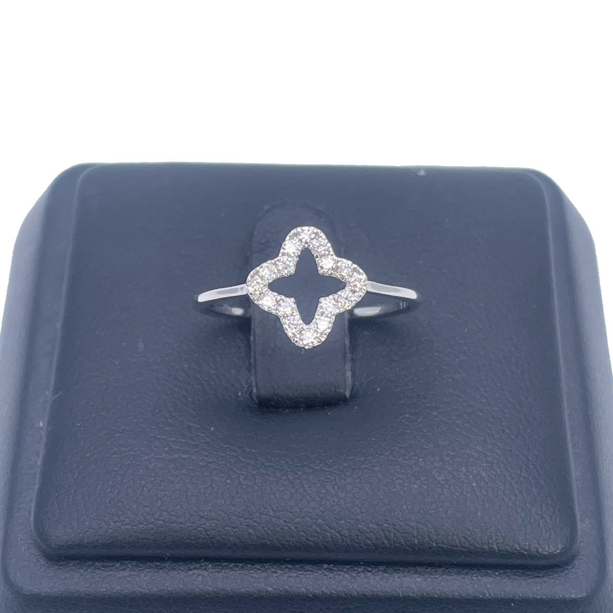 18ct White Gold 0.18ct Natural Diamond Pave Open Quatrefoil Flower Ring