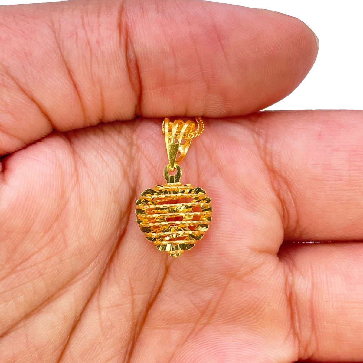 22ct Yellow Gold Diamond Cut Heart Mesh Open Cut Mini Pendant High Polish