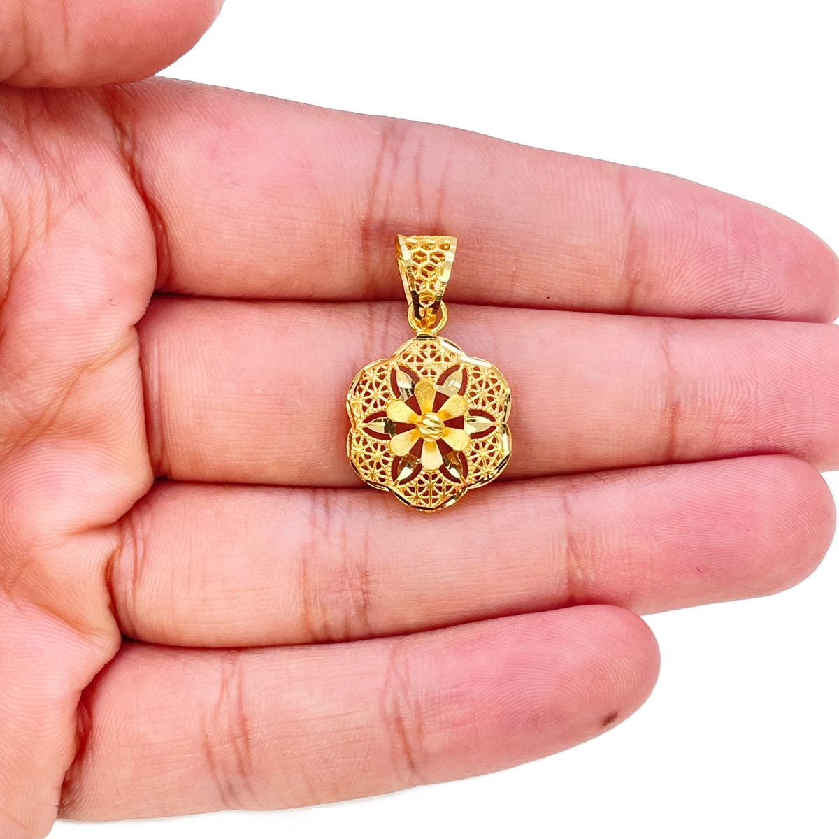 22ct Yellow Gold Diamond Cut Open Lattice Starburst Floral Daisy Pendant