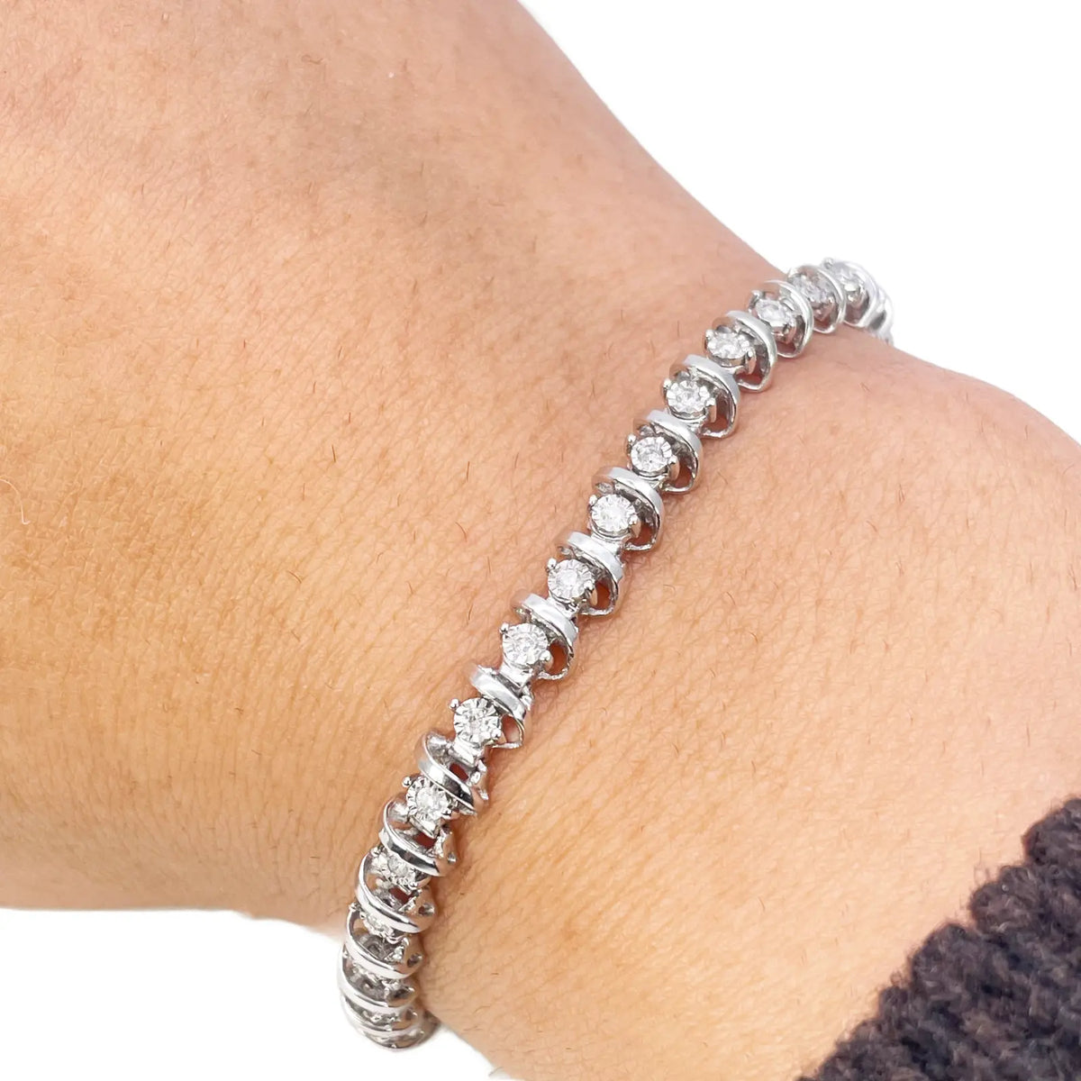 9ct White Gold Diamond Bracelet Illusion Set 0.50ct 6.5 Inches 