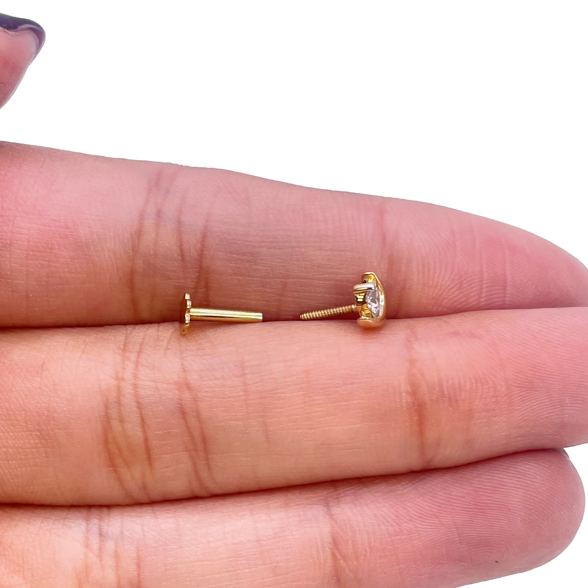 Crescent Moon Round Diamond Threaded Nose Stud 18ct Yellow Gold 0.07cts 