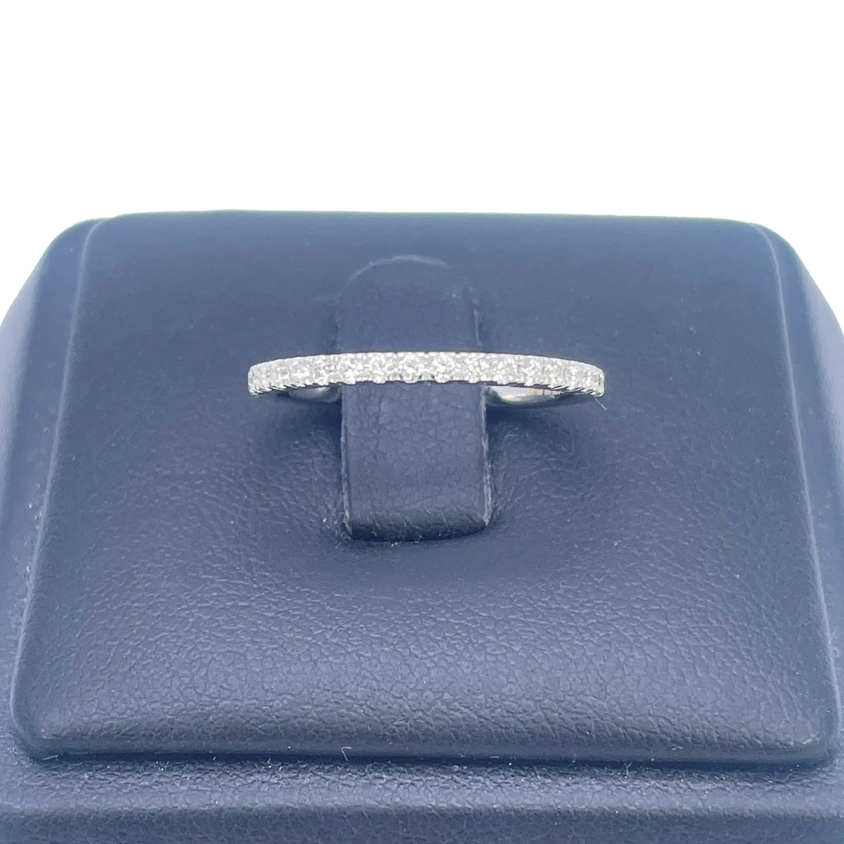18ct White Gold Round Diamond Half Eternity Band Claw Set 0.26ct  Diamond Ring