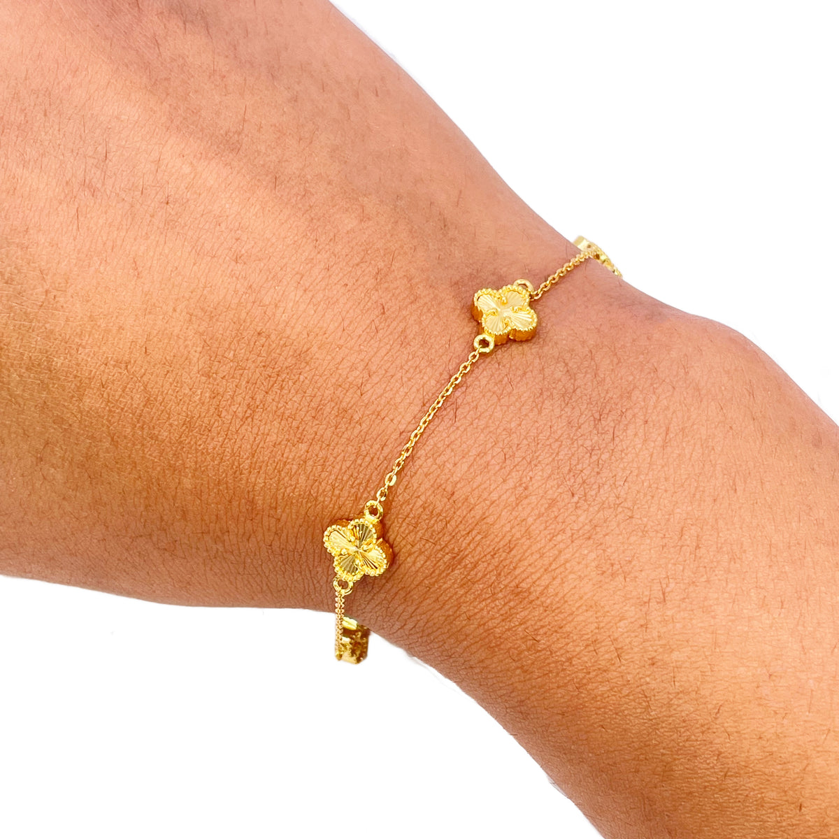 22 Karat Gelbgold Armband mit 5 Blumen-Kleeblättern und Diamantschliff, 19 cm