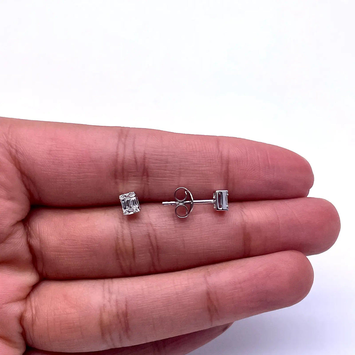 14ct White Gold Round & Baguette in Emerald Shaped Diamond Studs Earrings 0.17ct 