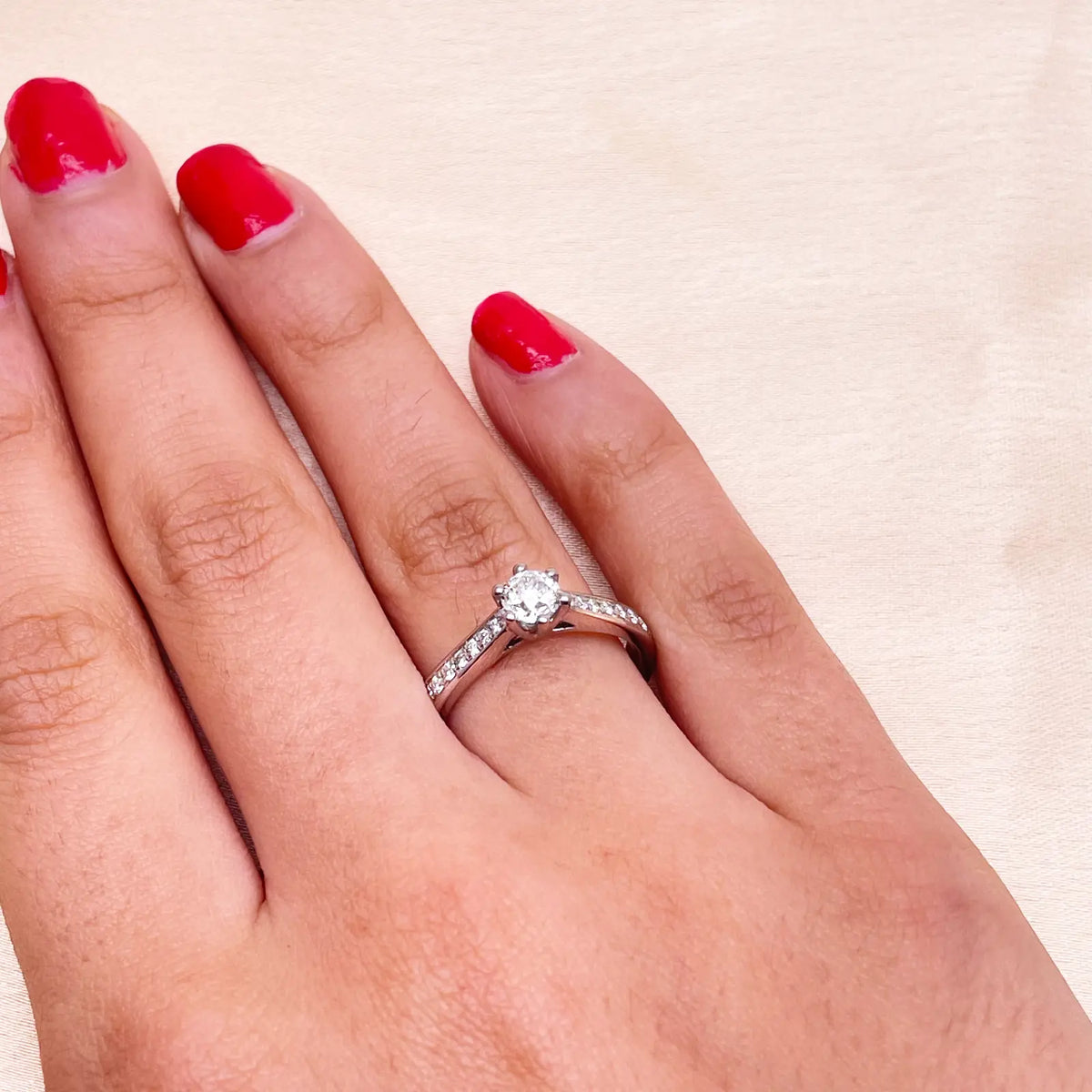 18ct White Gold 6-Claw Solitaire Natural Diamond  Engagement Ring 0.70ct 