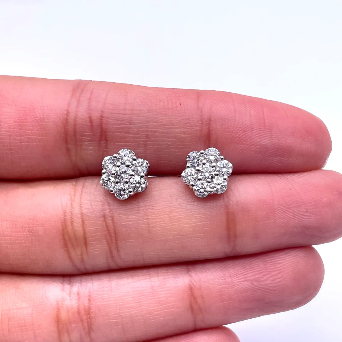18ct White Gold 7 Stone Daisy Cluster Diamond Stud Earrings IGI Certified 1.24ct 