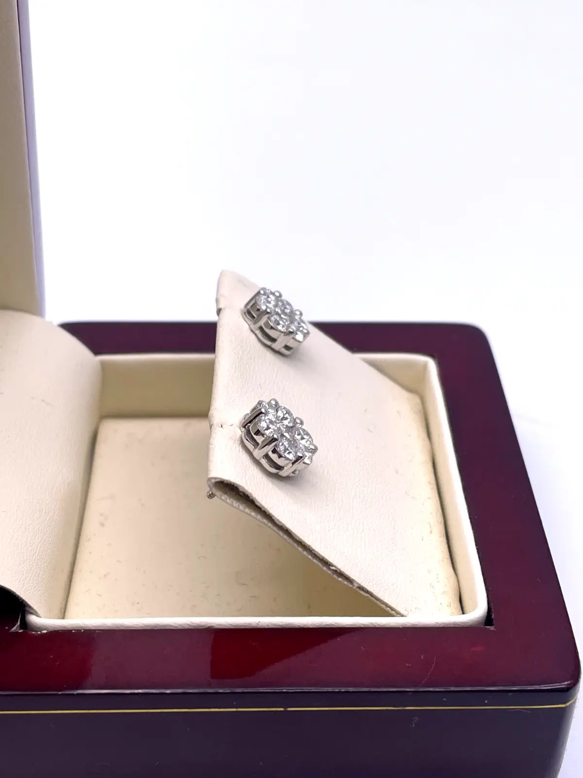 18ct White Gold 7 Stone Daisy Cluster Diamond Stud Earrings IGI Certified 2.00ct 