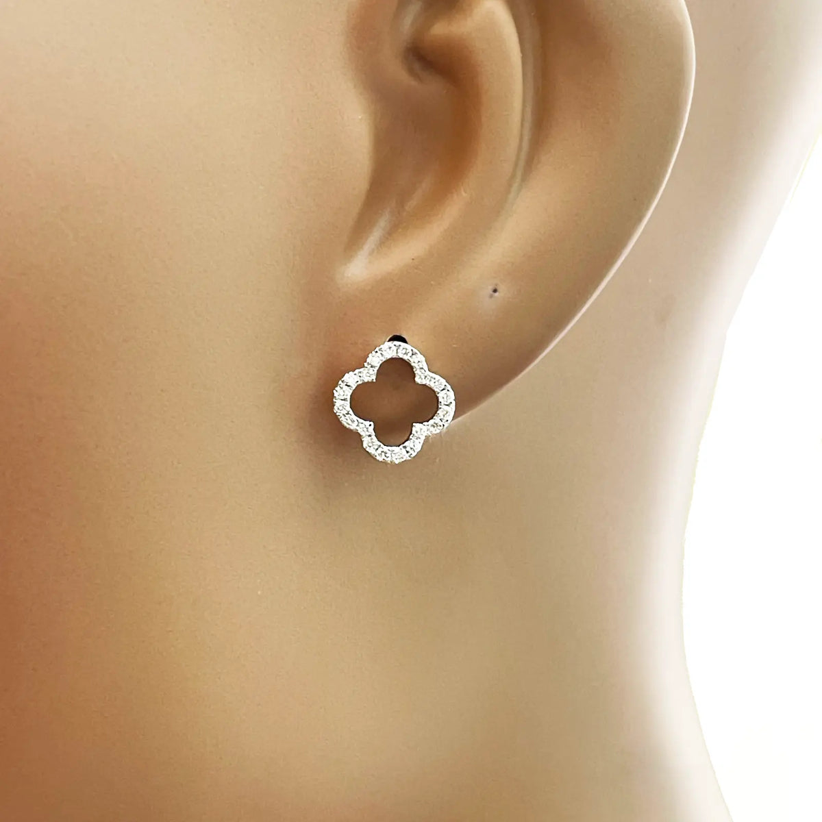 18ct White Gold Diamond Clover Cluster Stud Earrings 0.31ct 