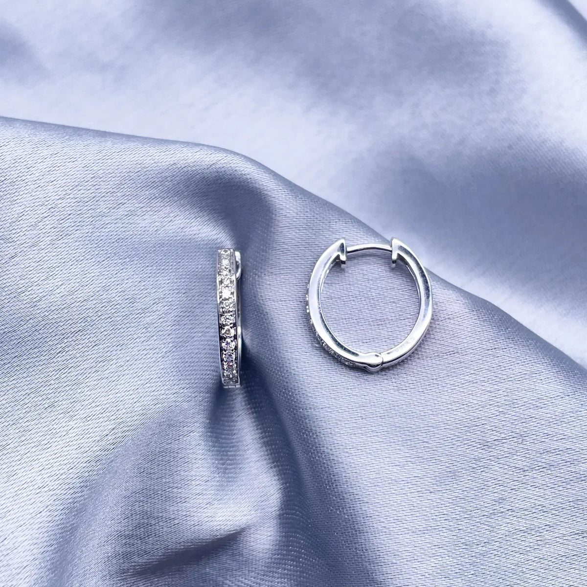 18ct White Gold Natural Diamond Pair of Hoop Huggies Earrings 0.22ct 