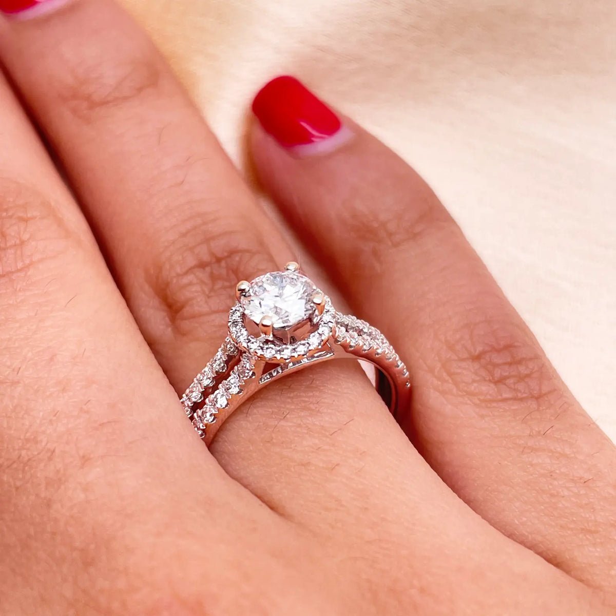 18ct White Gold Natural Round Diamond Halo Split Band Engagement Ring 1.20ct GIA  Diamond Ring