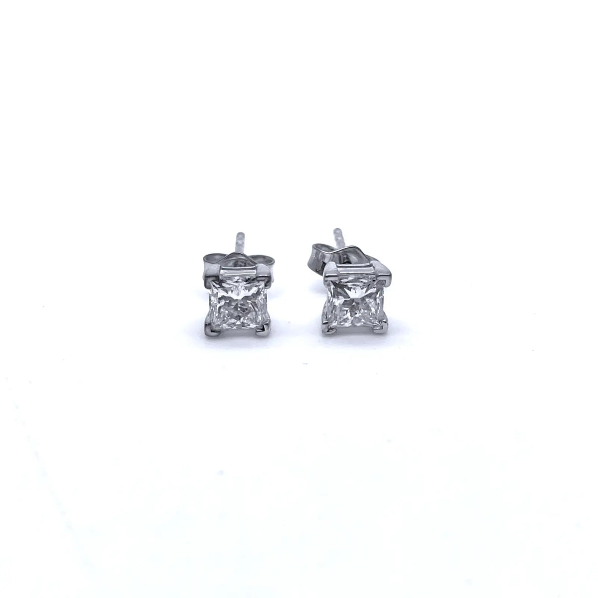 18ct White Gold Princess Cut Diamond 4-Claw Solitaire Studs 1.00ct GIA Certified 