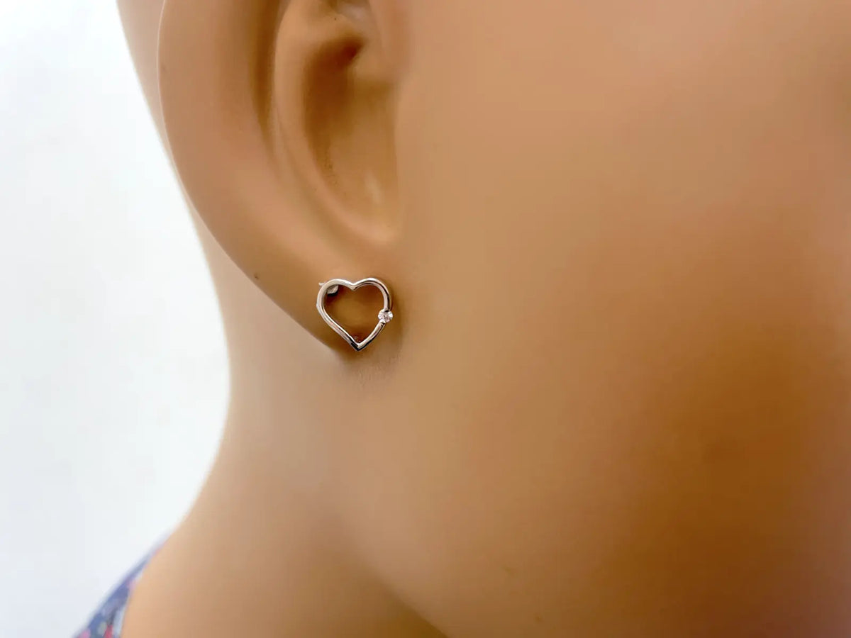 18ct White Gold Round Diamond Heart Stud Earrings 0.04ct 