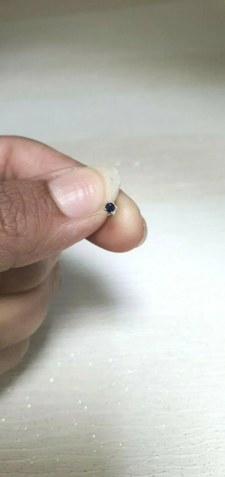 18ct White Gold & Blue Sapphire Nose Stud / Nose Pin 0.05 Carats 4-Claw 2.0 mm 