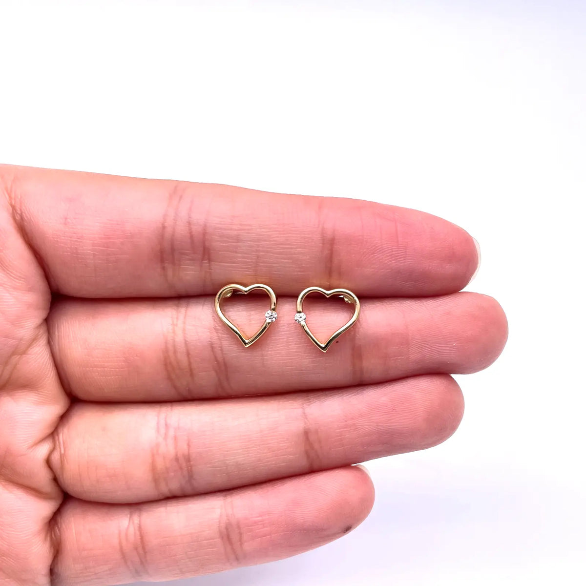 18ct Yellow Gold Round Diamond Heart Stud Earrings 0.04ct 