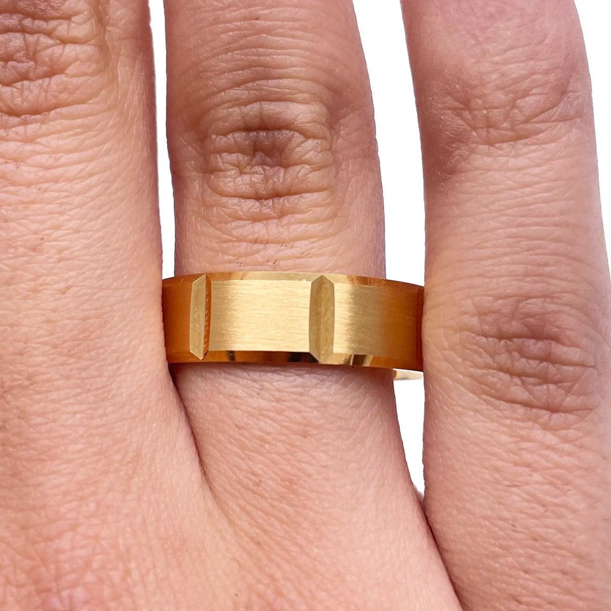 18ct Yellow Mens Wedding 6mm Band Fancy Square Matt Finish Bevelled Groove Edges 