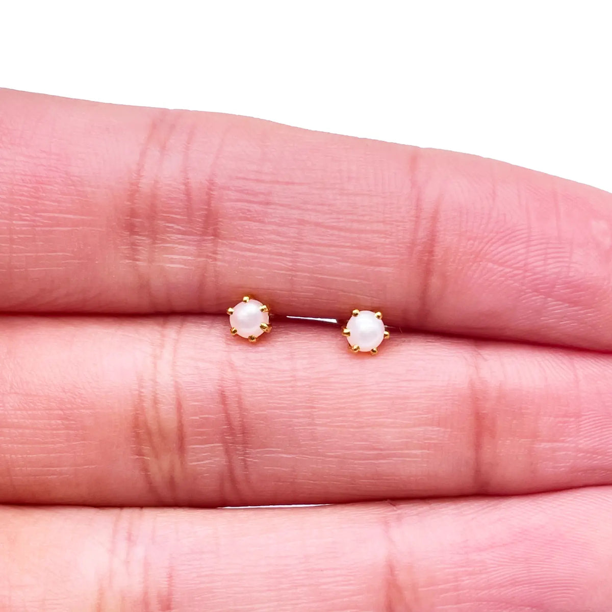 22ct Yellow Gold Children's Freshwater Pearl Claw Stud Earrings 3.9mm 