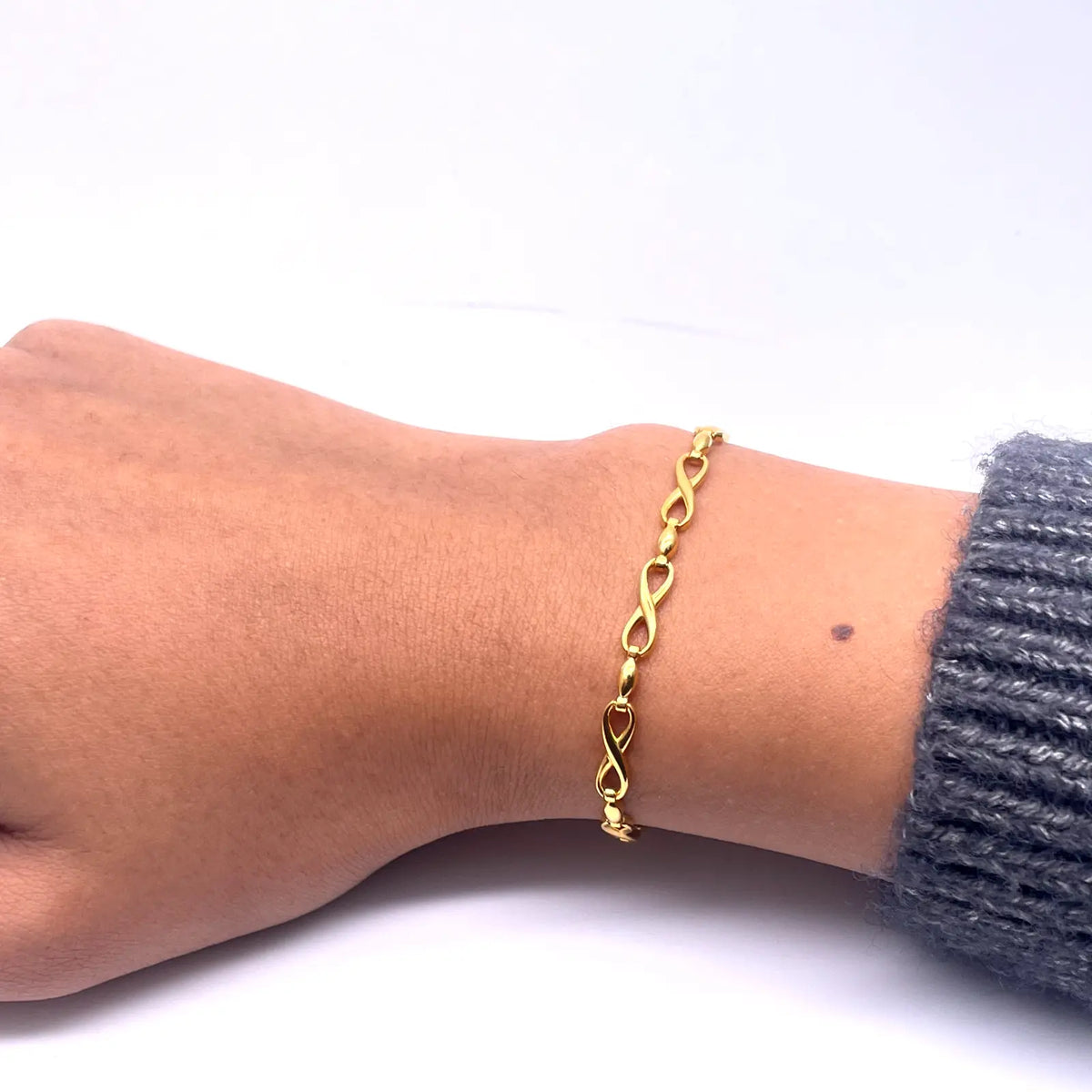 22ct Yellow Gold Flat High Polished Infinity Style Bracelet 7.2'' inches 