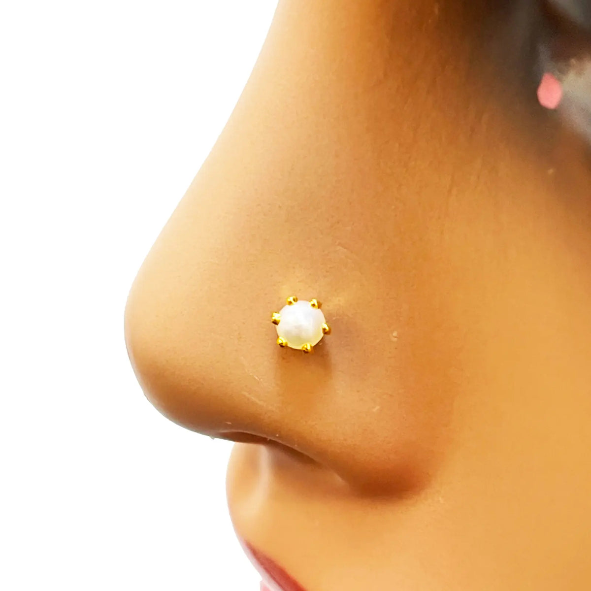 22ct Yellow Gold Freshwater Pearl Claw Single Nose Stud 4.3mm 
