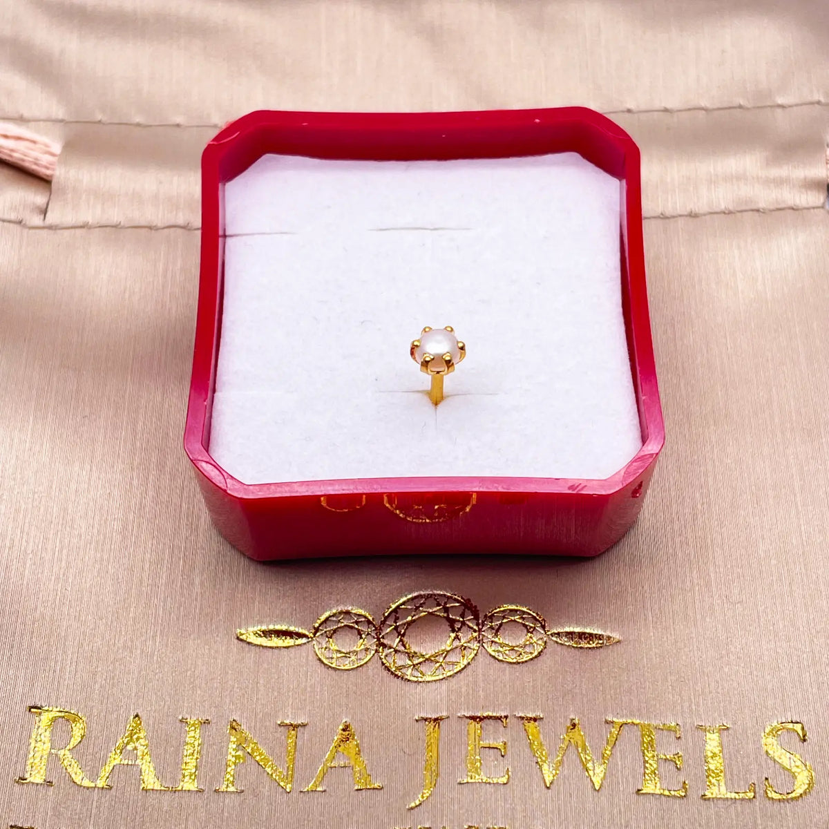 22ct Yellow Gold Freshwater Pearl Claw Single Nose Stud 4.3mm 