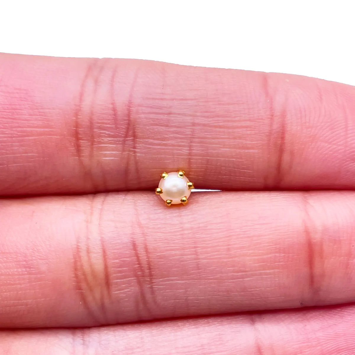 22ct Yellow Gold Freshwater Pearl Claw Single Nose Stud 4.3mm 