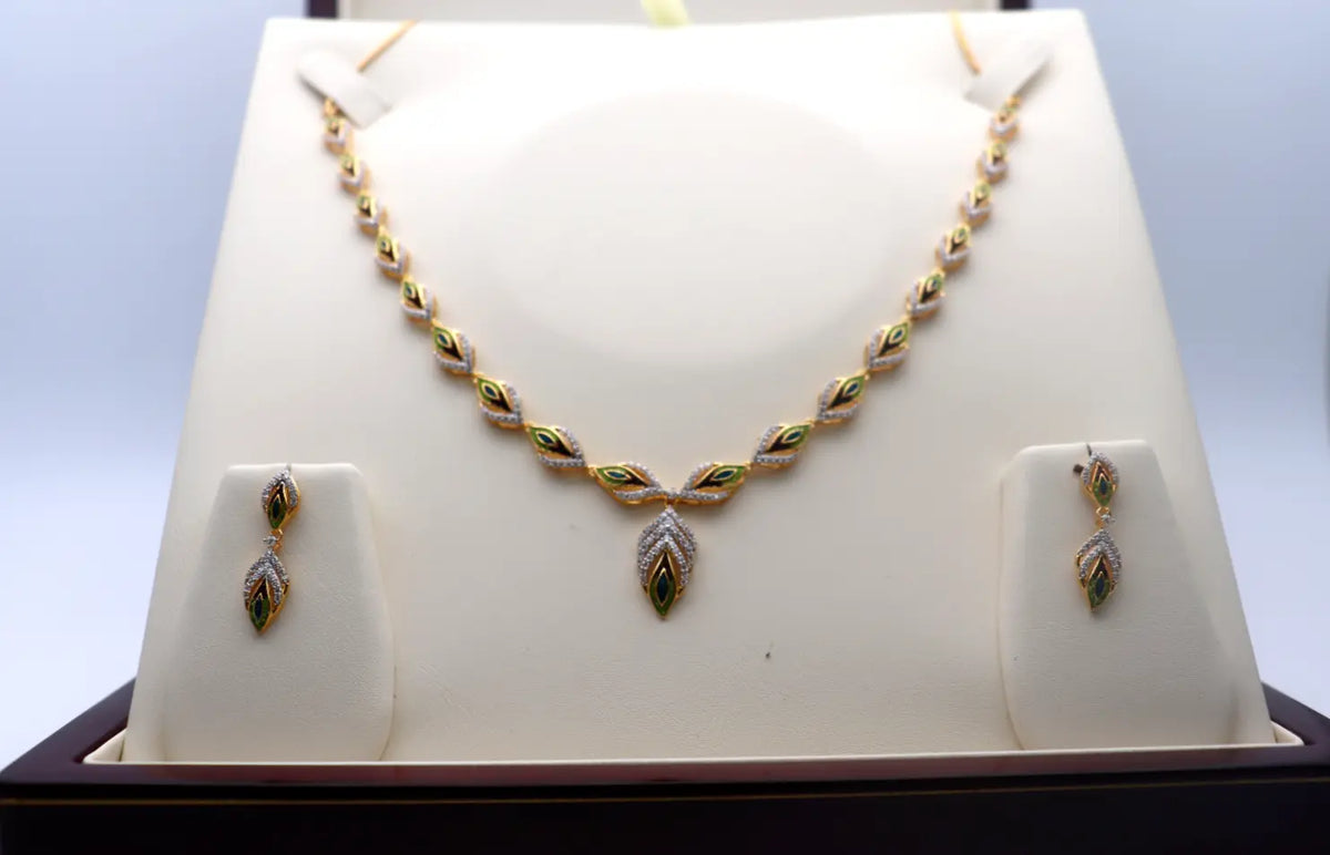 22ct Yellow Gold Ladies Feather Design Necklace & Earrings Set 
