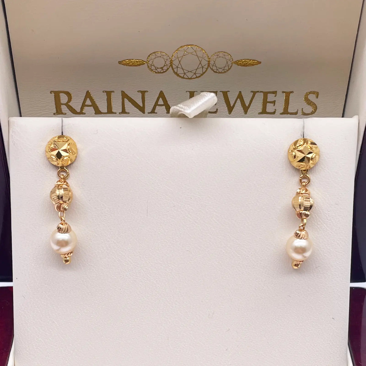 22ct Yellow Gold Pearls & Beaded Diamond Cut Ball Necklace/Earrings Set 