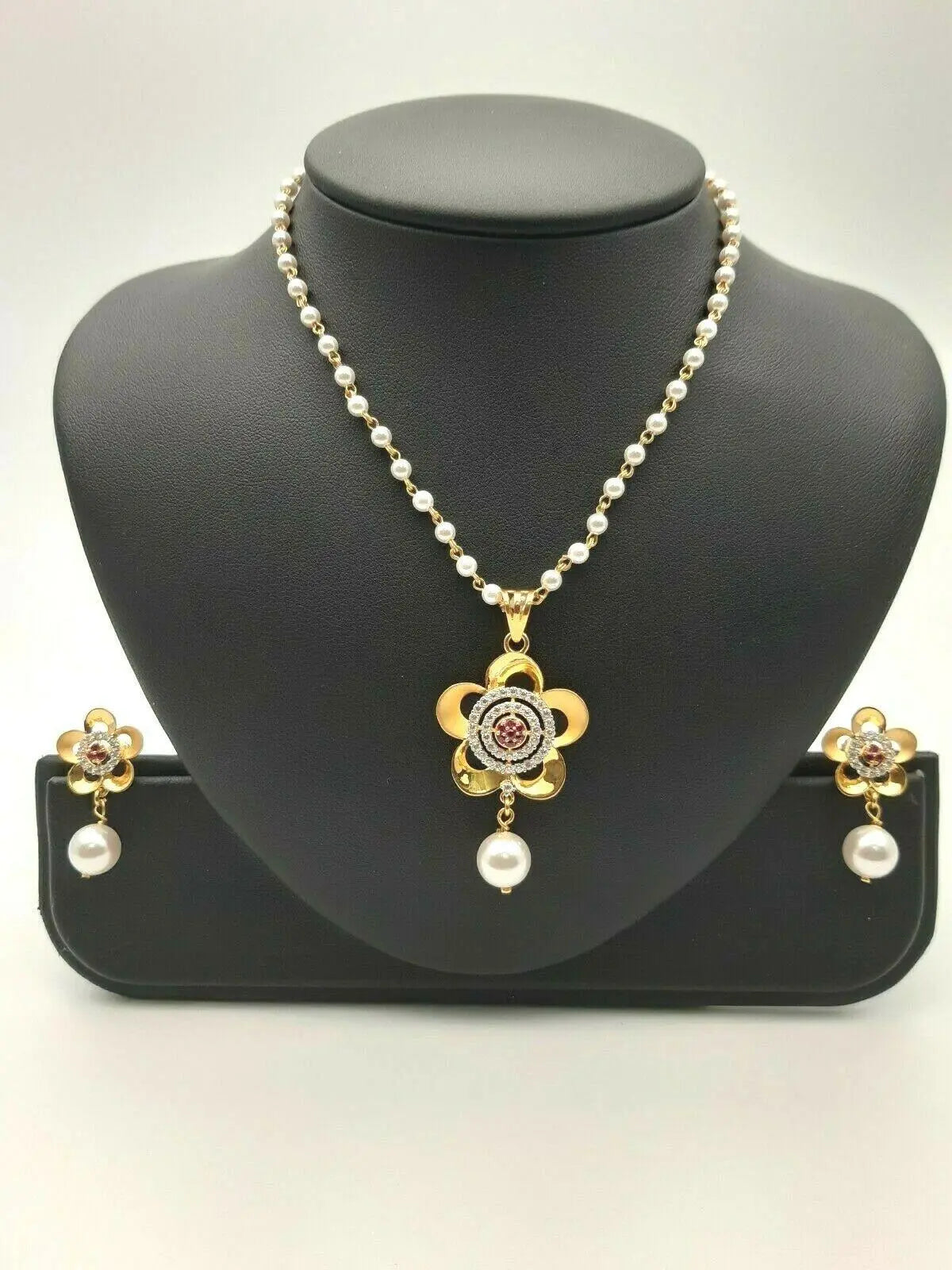 22ct Yellow Gold Swarovski Crystal Pearl With Cubic Zirconia Chain Necklace & Earrings 