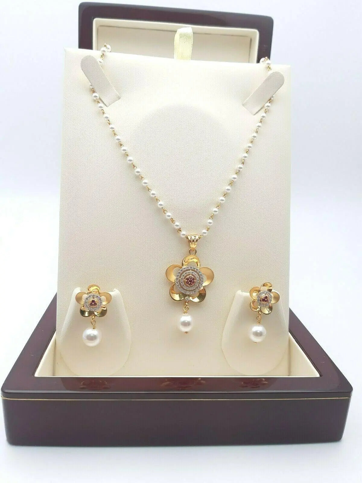 22ct Yellow Gold Swarovski Crystal Pearl With Cubic Zirconia Chain Necklace & Earrings 