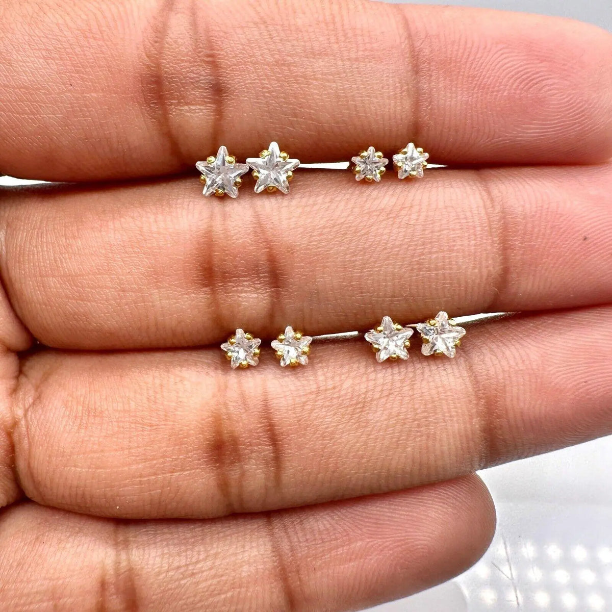 22ct Yellow Gold & Cubic Zirconia Children Stud Earrings Durable Steam 3.0-4.5MM 