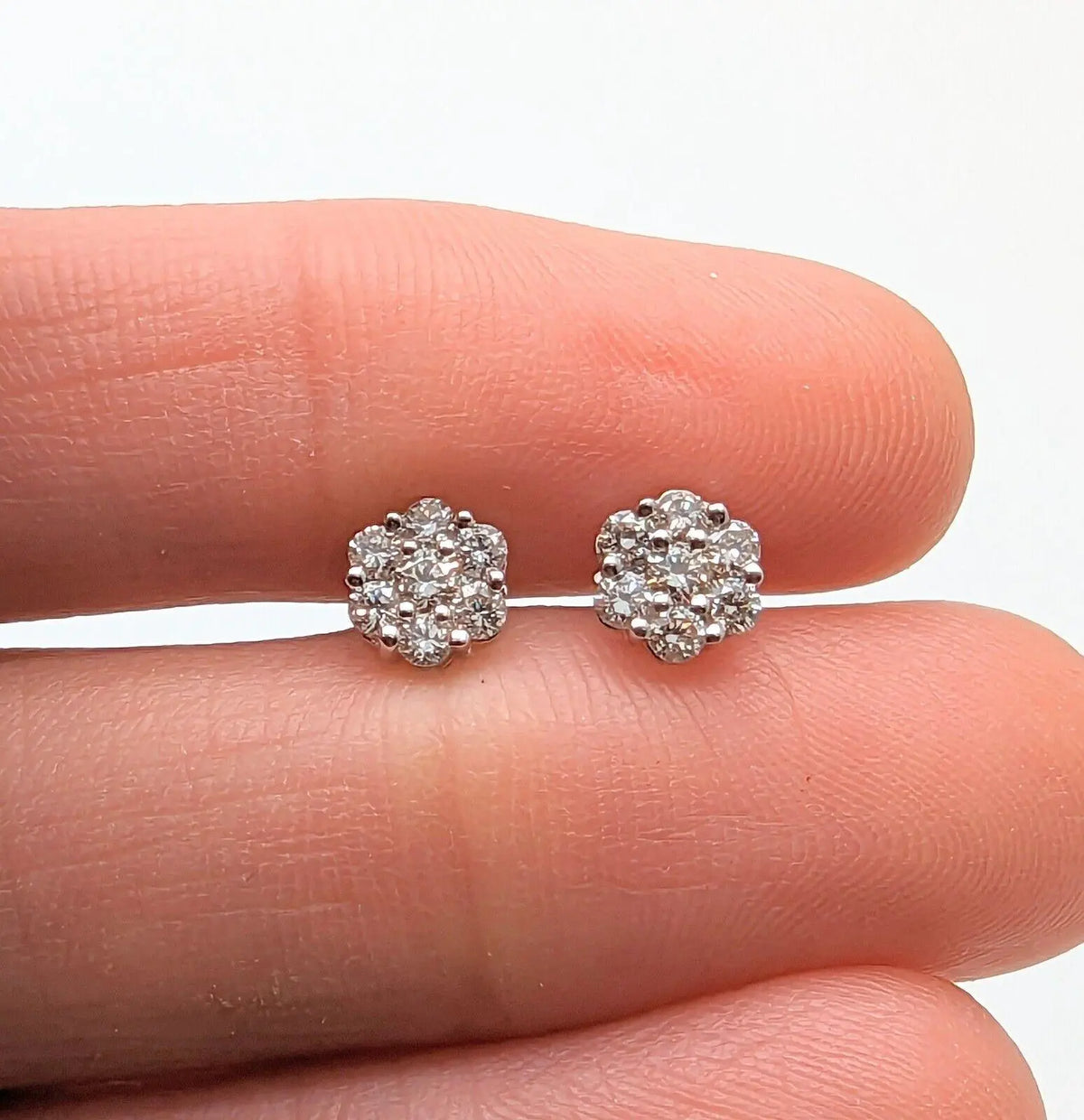 9ct White Gold Diamond Daisy Cluster Quarter Half Pair Stud Earrings 0.5cts 