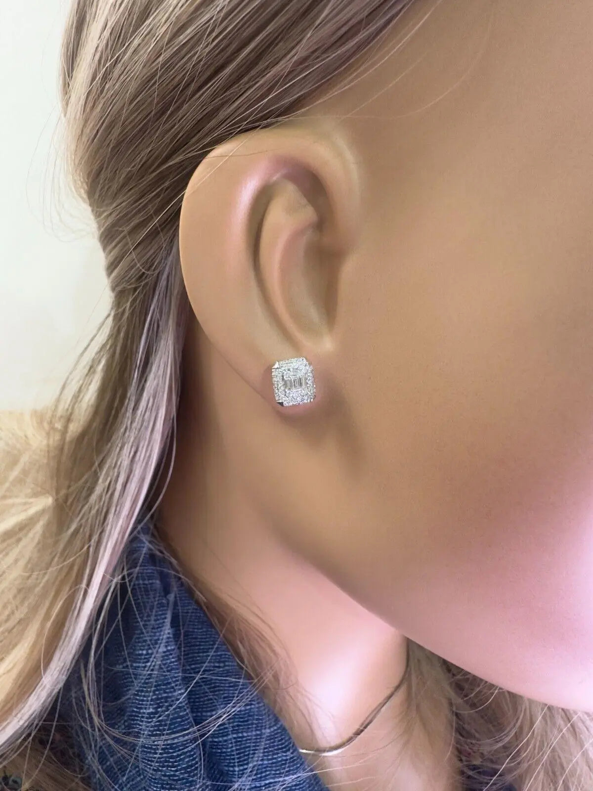 9ct White Gold Round Diamonds Stud Earrings 0.52 carats 