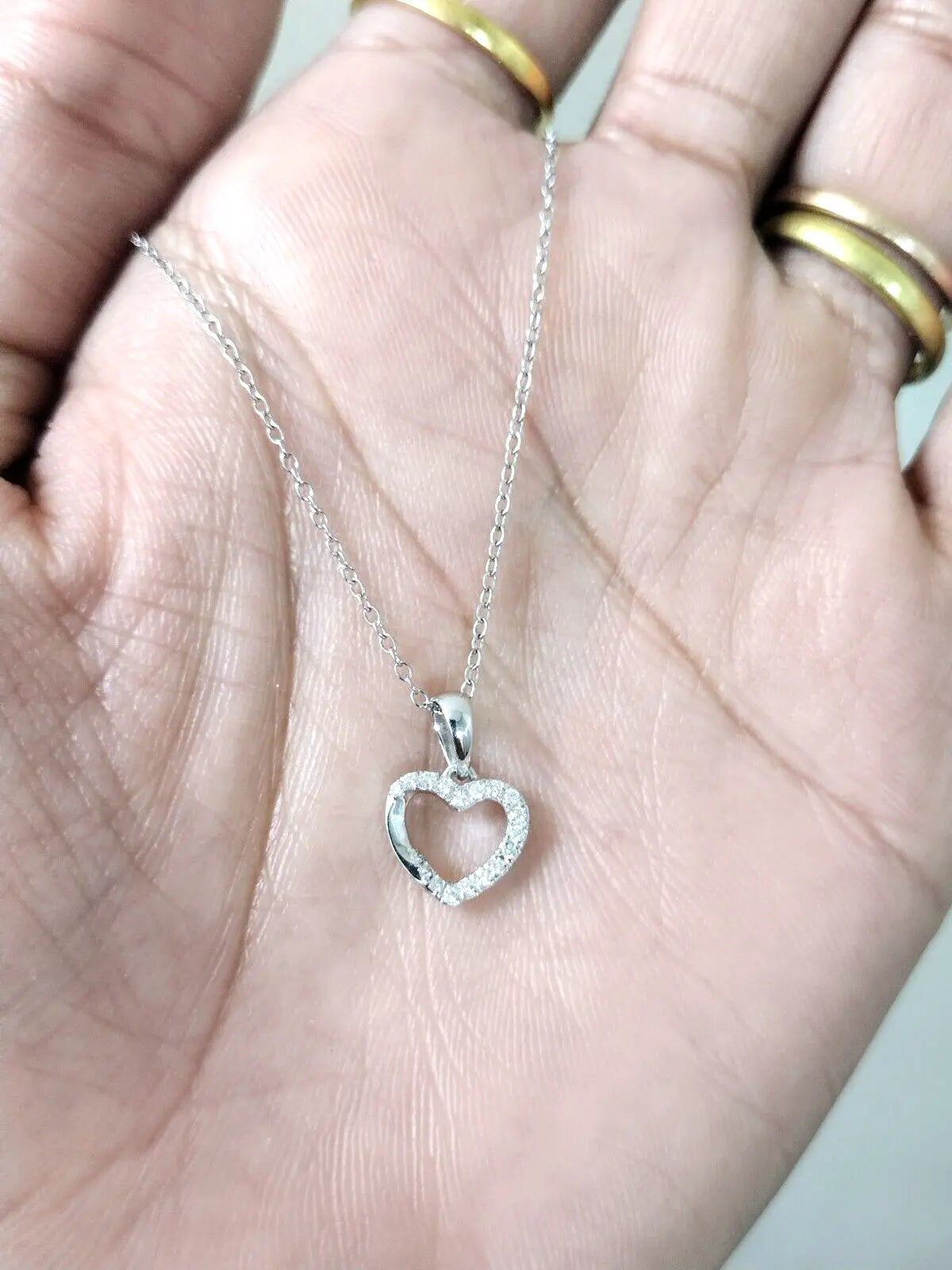 9ct White Gold & Natural Diamonds Heart Pendant with 9ct Chain 0.11ct 