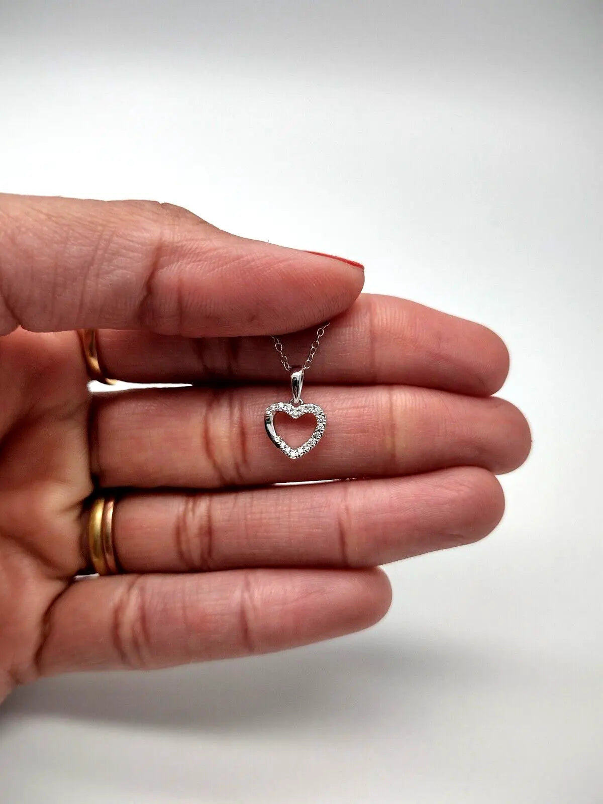 9ct White Gold & Natural Diamonds Heart Pendant with 9ct Chain 0.11ct 