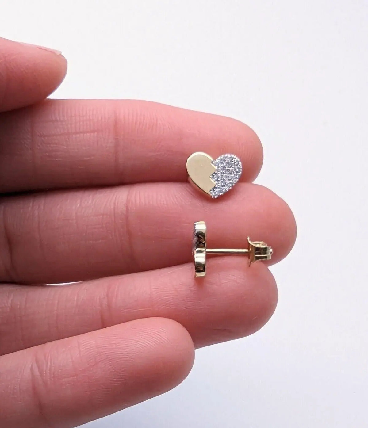 9ct Yellow Gold Natural Diamonds Heart Shaped Earrings Ear Studs 0.16ct 
