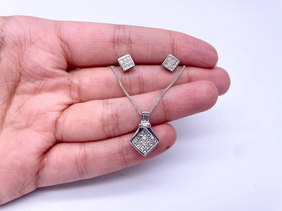 A Set of 18ct White Gold Princess Cut Diamond Invisible Set Stud Earrings & matching Princess Cut Diamond Invisible Set Kite Pendant on Chain Necklace 